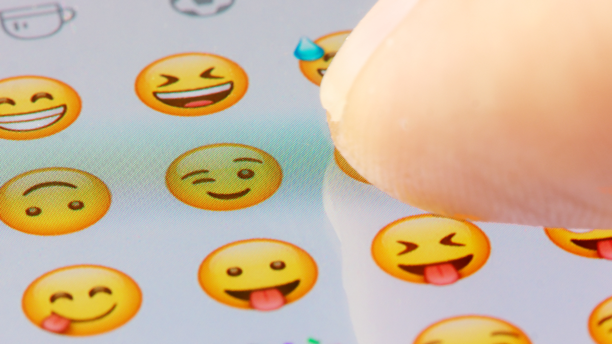 Emojis lockern Gespräche online auf.