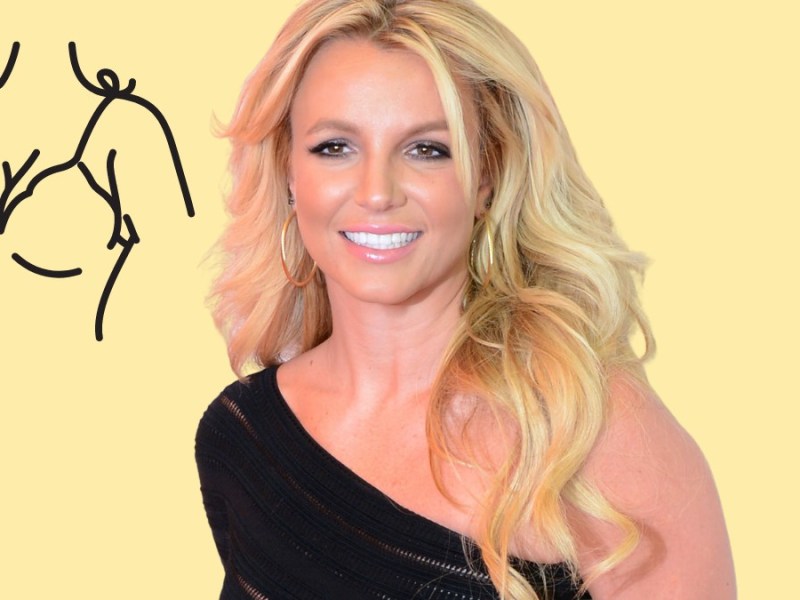 Britney Spears lächelt.